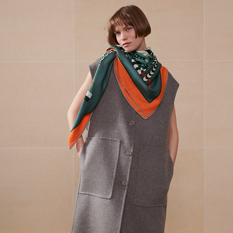 HERMES 最新作 スカーフ 上品 カレ140 お洒落 Montura de Gaucho Montura de Gaucho shawl 140 | Hermès Mainland China